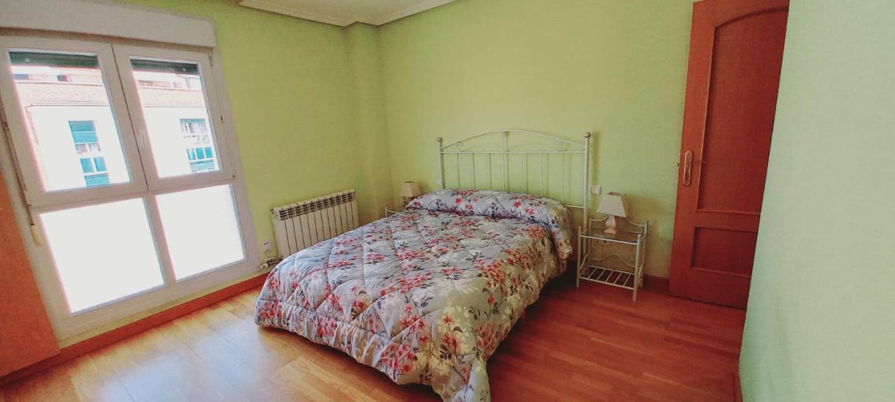 Apartamento Para 5 Personas Con Garaje A 10 Minutos De バリャドリド エクステリア 写真