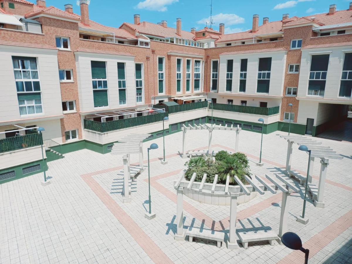 Apartamento Para 5 Personas Con Garaje A 10 Minutos De バリャドリド エクステリア 写真